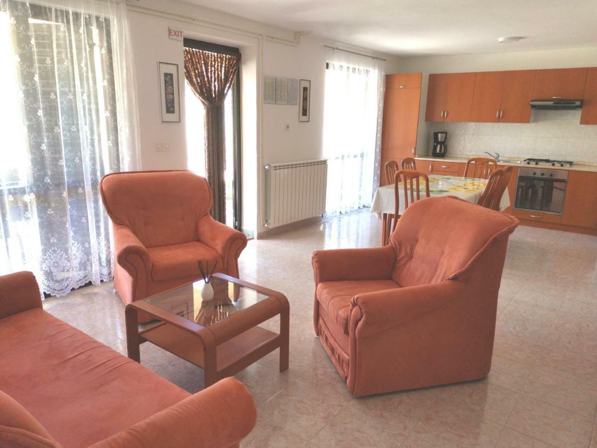 Apartments Ana Медулин Экстерьер фото
